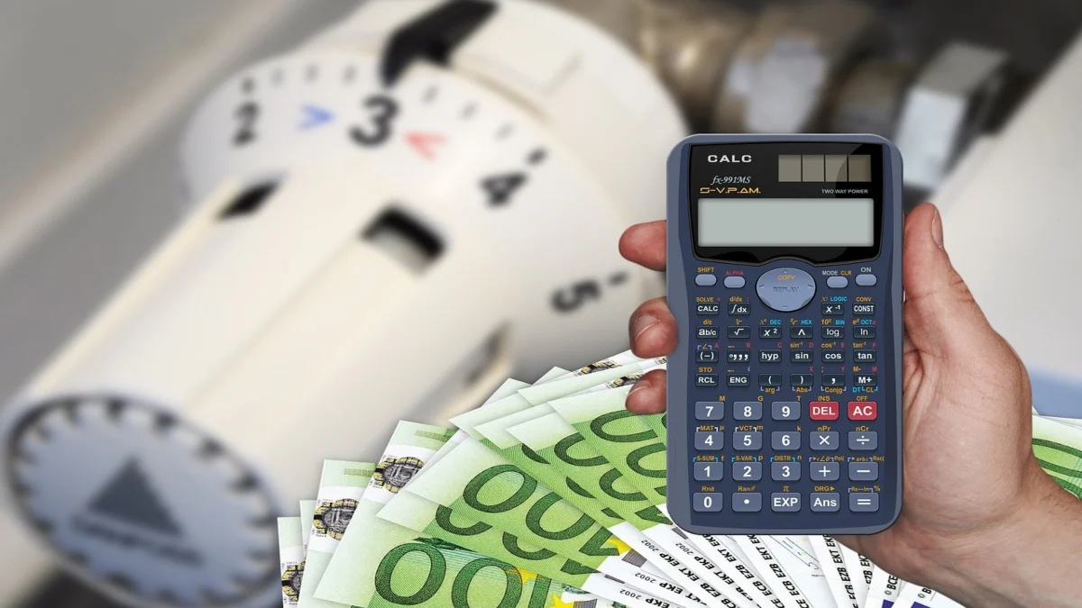 Arriva la social card per la benzina e torna il bonus trasporti | L’analisi