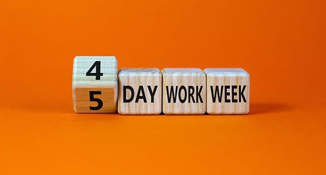 Gli Italiani lavorano troppo, si pensa alla settimana corta | L’analisi