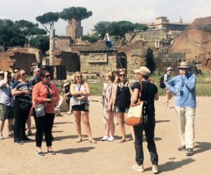 Il turismo delle radici per 60 milioni di italiani al mondo | L’analisi