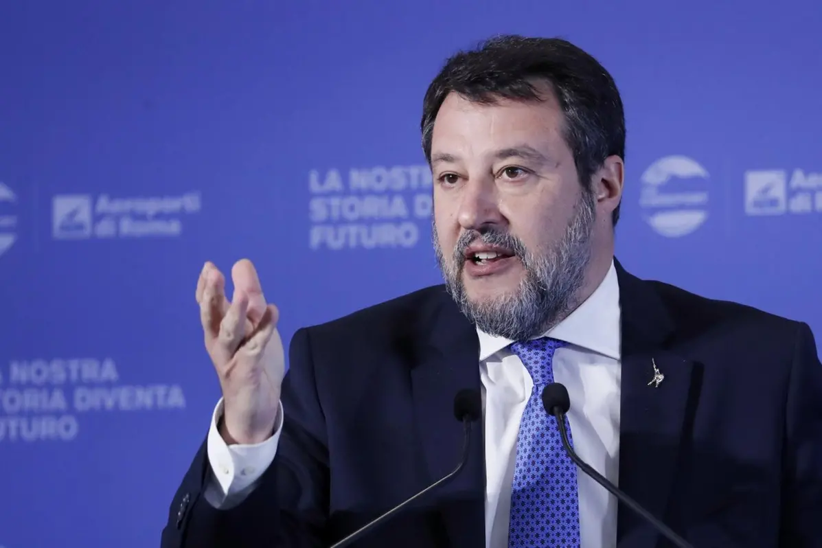 L’ipotesi del ministro Salvini: “Investitori privati in Ferrovie dello Stato? Perché no?”