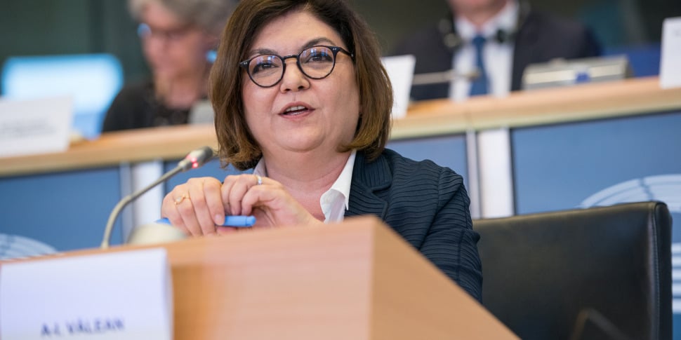 Adina Valean, Commissaria Ue: “Il ponte sullo Stretto? Vorrei vederlo”