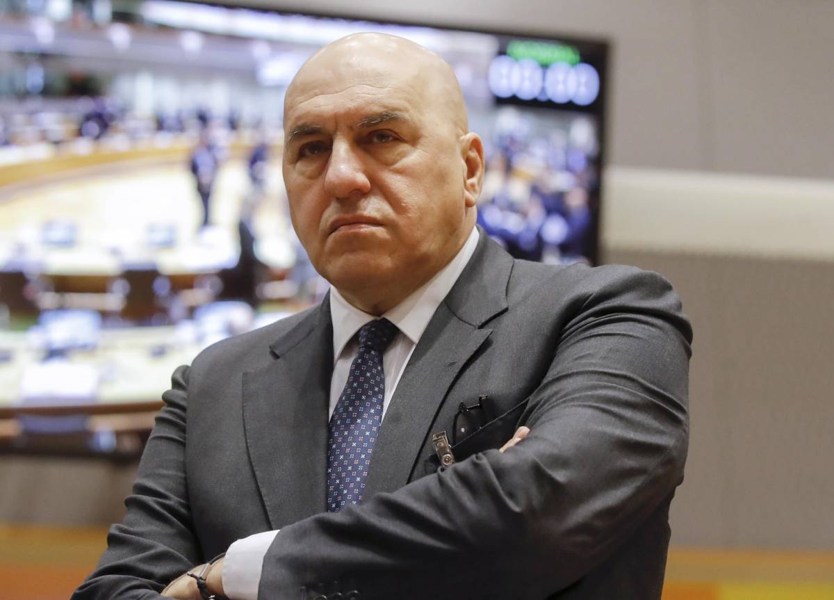 L’annuncio del ministro Crosetto: “La guerra sarà lunga, a breve andrò ad Ankara”