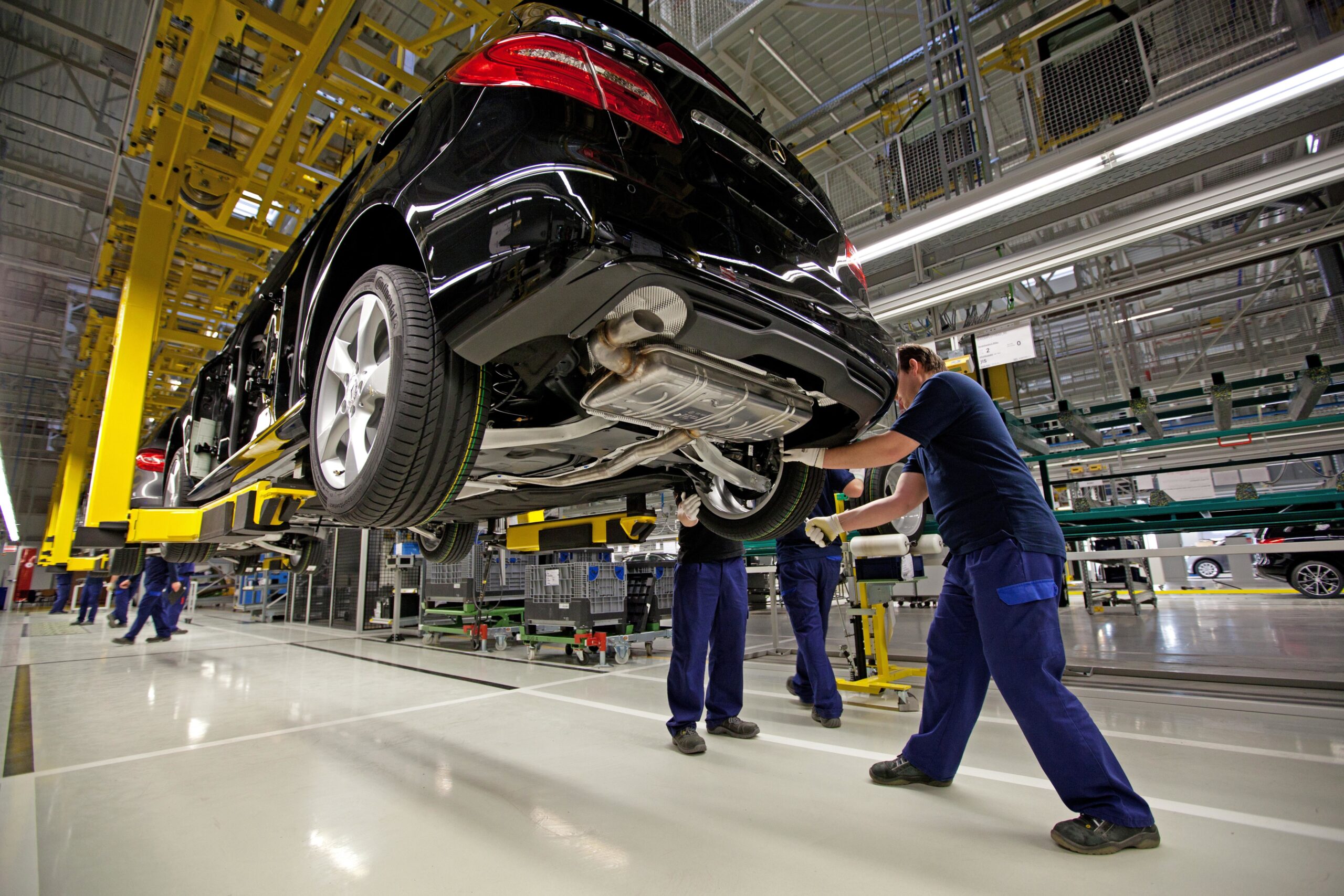 I dati di Federauto: a settembre boom delle km zero, le elettriche sono in ritardo | L’analisi