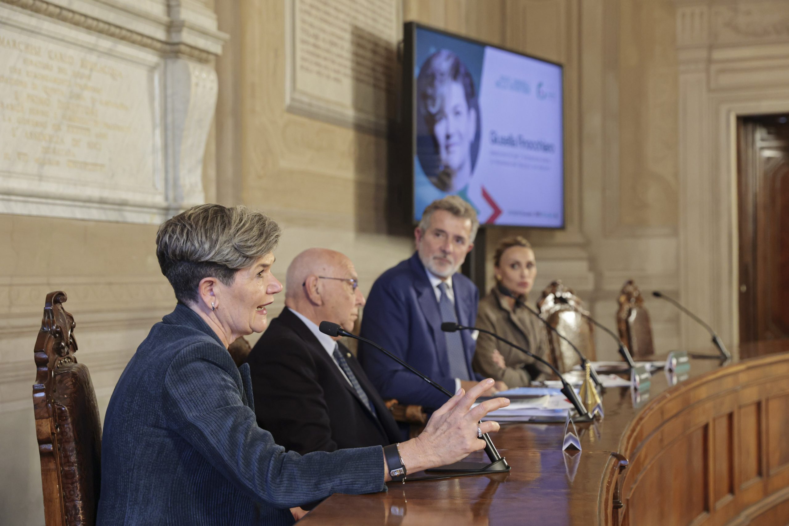 Giusella Finocchiaro, Commissione AI Presidenza del Consiglio: "La cybersicurezza è un prerequisito per i diritti"